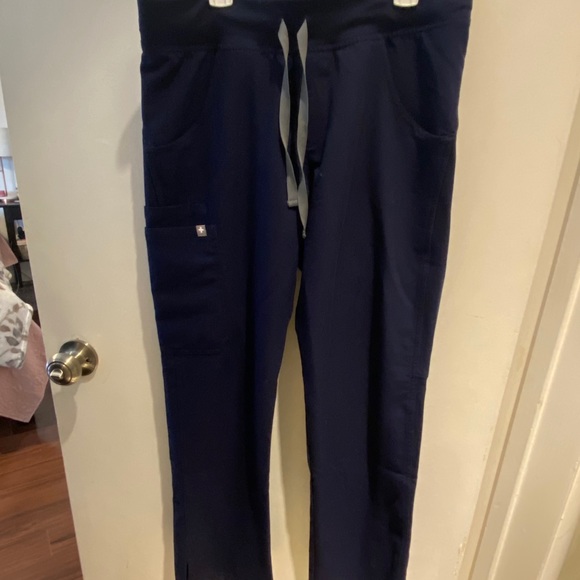 Figs Small Navy Kade Pants - Picture 2 of 4